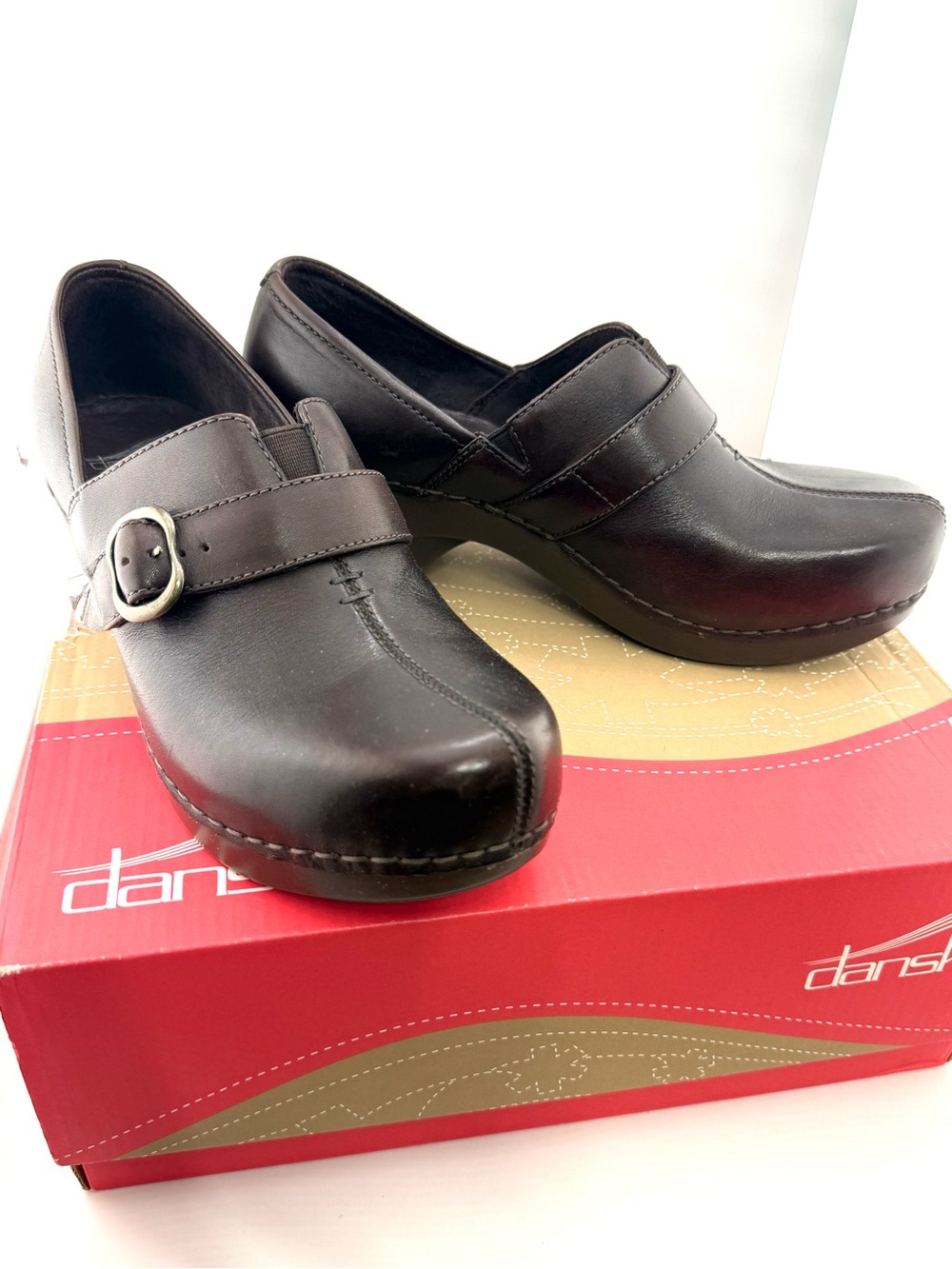 Dansko Tamara Chocolate Brown Leather Slip-On Clogs with Buckle Strap Shoes NIB
